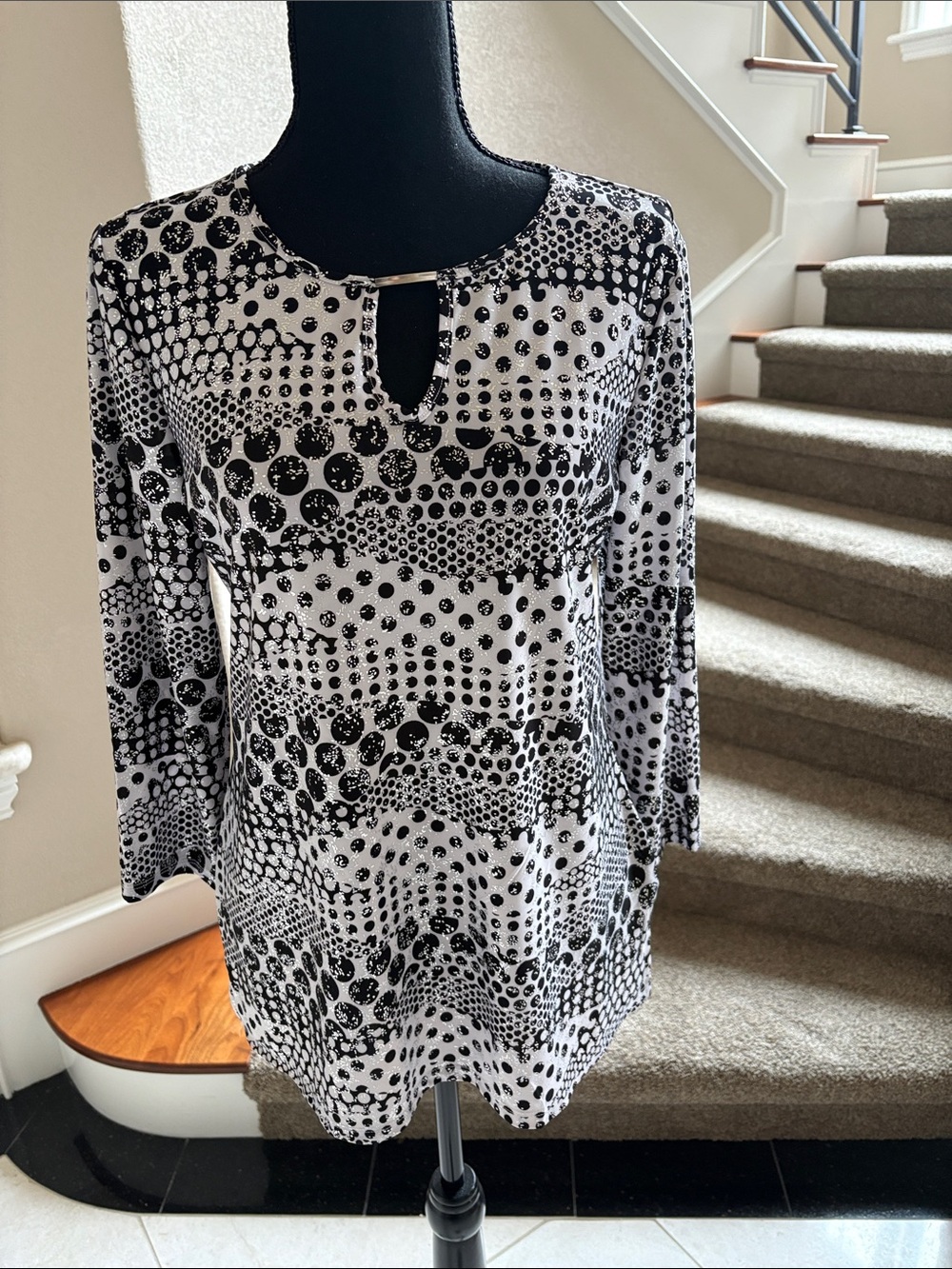 Black & White Dot-Print Keyhole Tunic Top